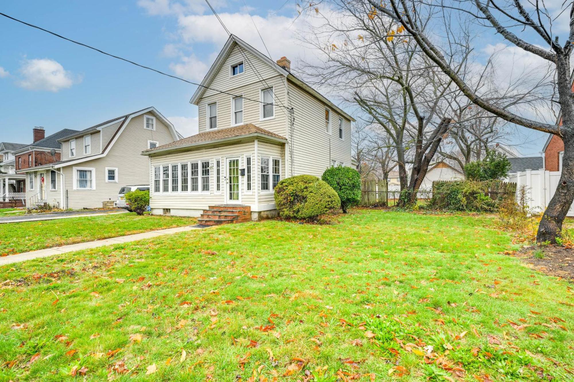 Charming Long Island With Fenced Yard! Holiday home