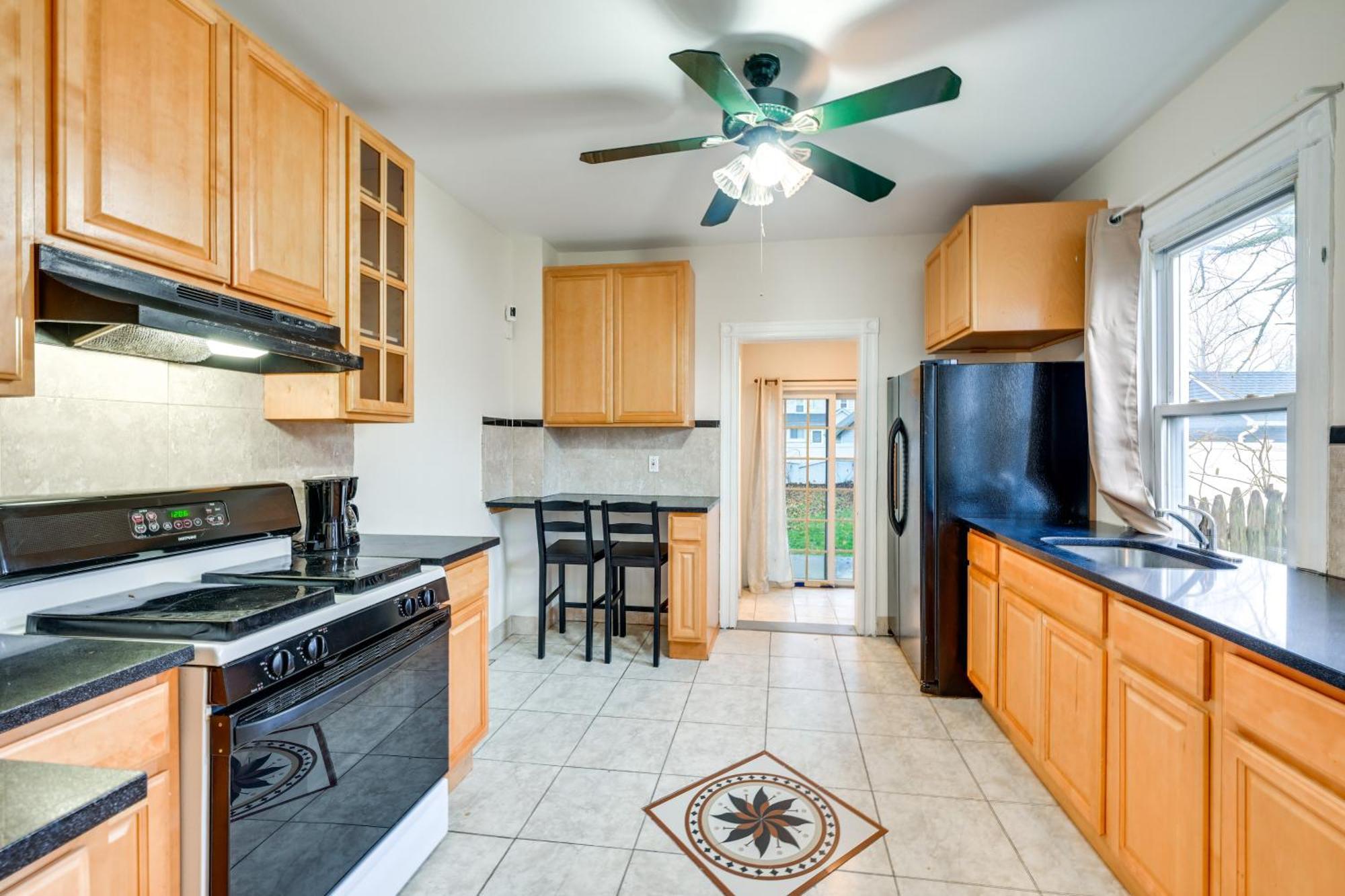 Charming Long Island With Fenced Yard! Holiday home *